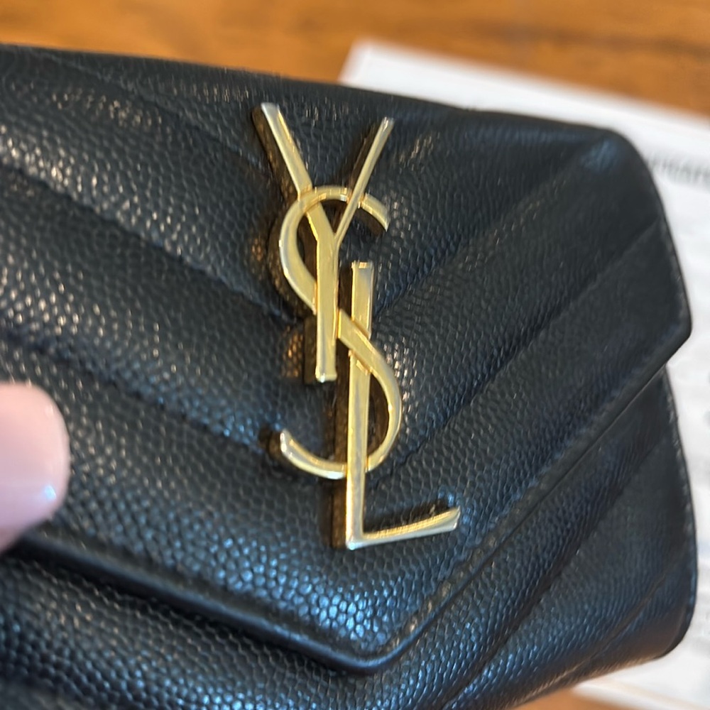 Authentic Yves Saint Laurent Black Leather Women's Compact Wallet - Picture 2 of 8